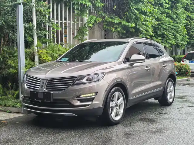 Lincoln MKC 2017 2.0T 2WD Exclusive Edition — фото 1