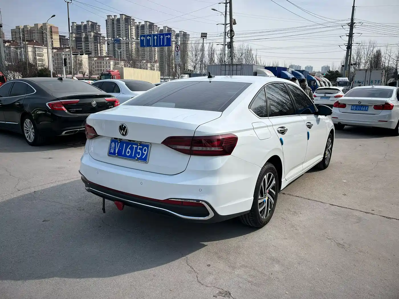 Volkswagen Lavida 2023 1.5L Auto Five Million Edition фото 5