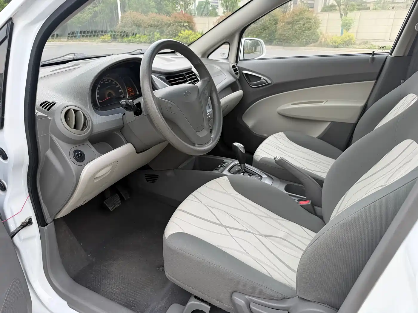 Chevrolet Sail 2013 Sedan 1.4L AMT Premium Edition фото 11