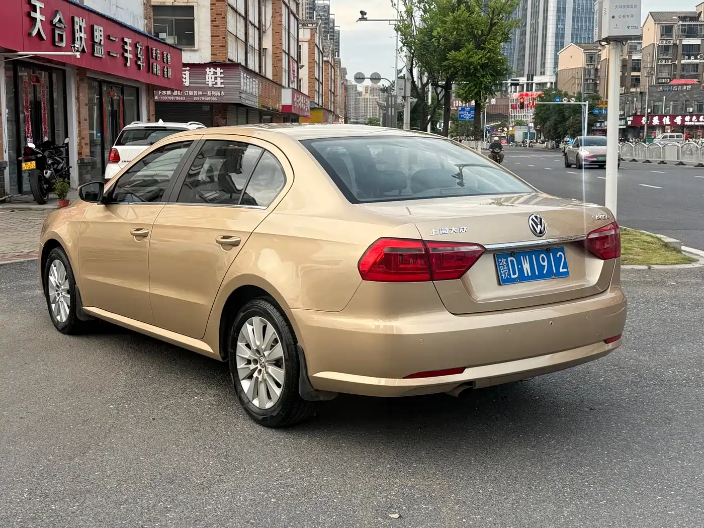 Volkswagen Lavida 2013 Facelift Classic 1.6L Automatic Comfort фото 7