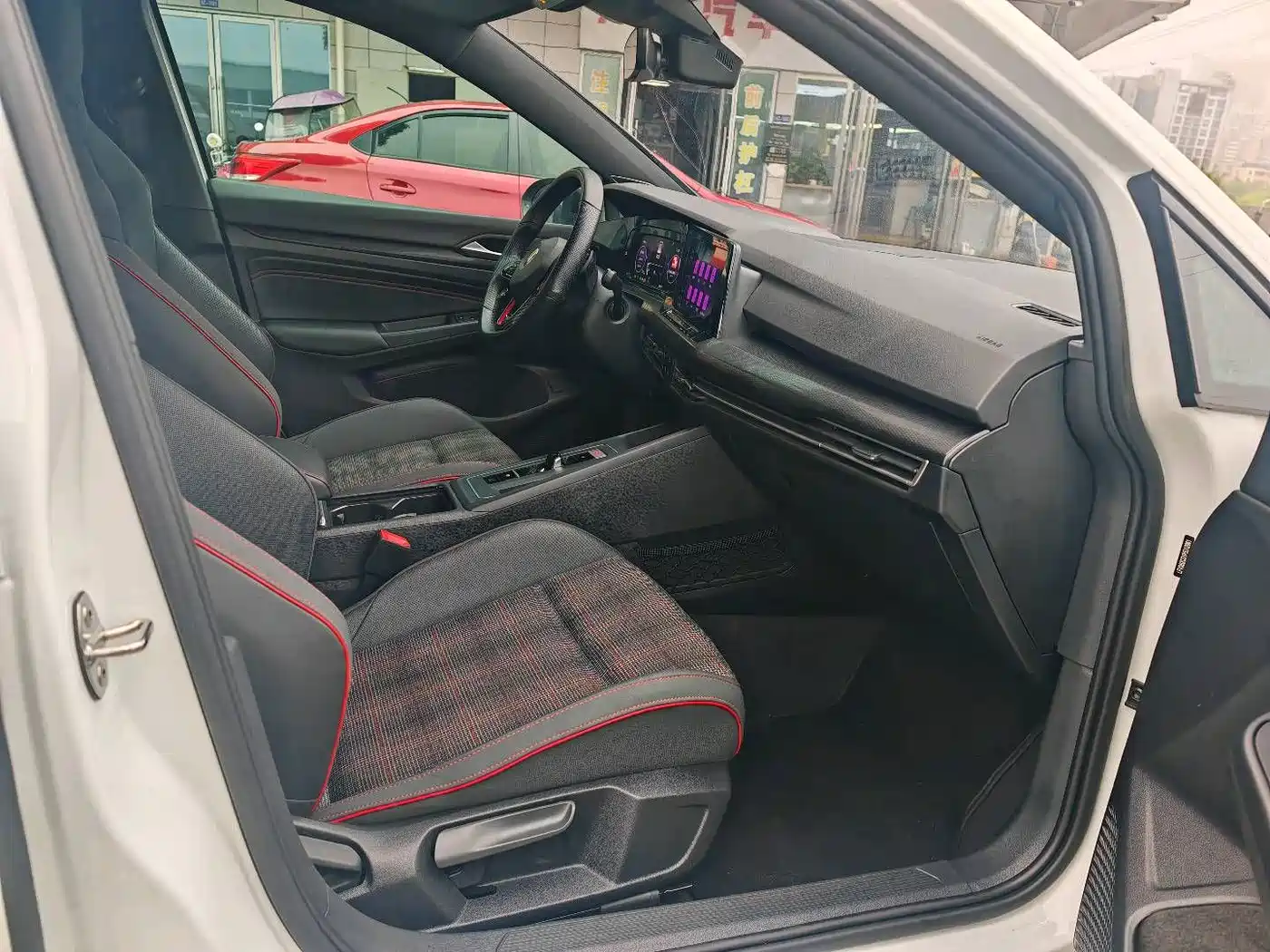 Volkswagen Golf GTI 2023 380TSI DSG GTI фото 11