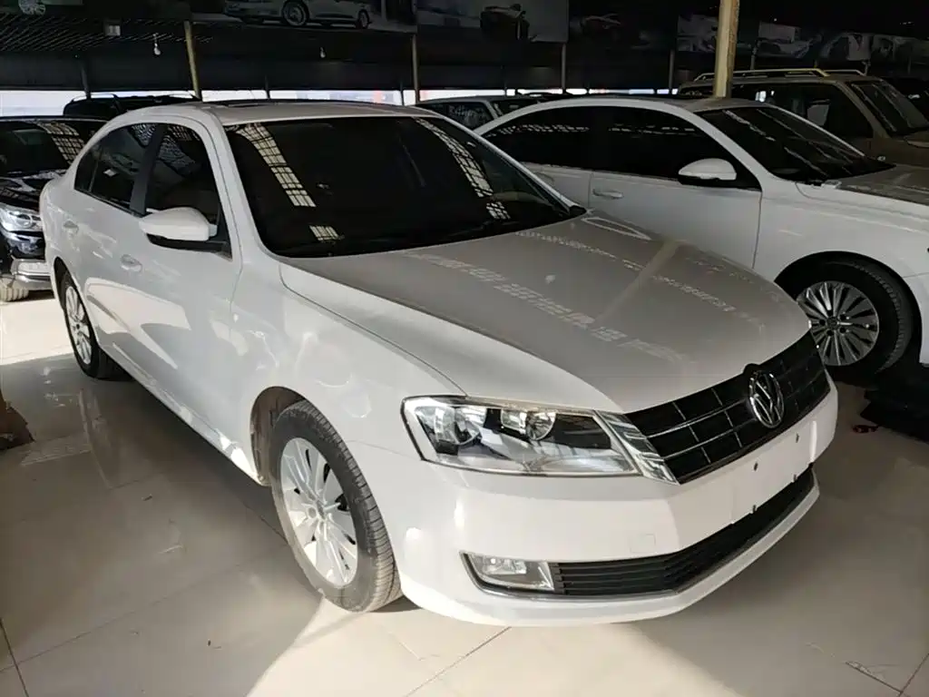 Volkswagen Lavida 2013 Facelift Classic 1.6L Automatic Comfort фото 4