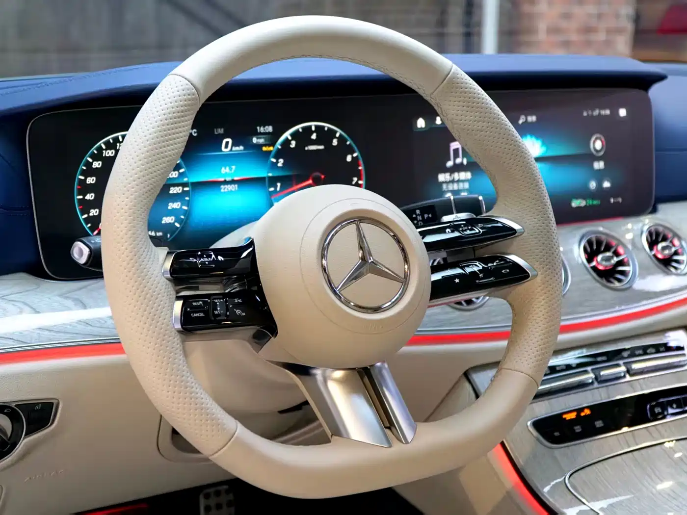 MERCEDES-BENZ E CLASS