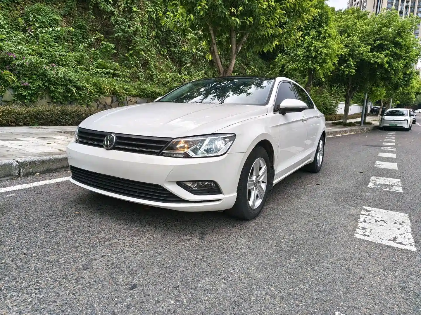 Photo 1 - Volkswagen Lamando