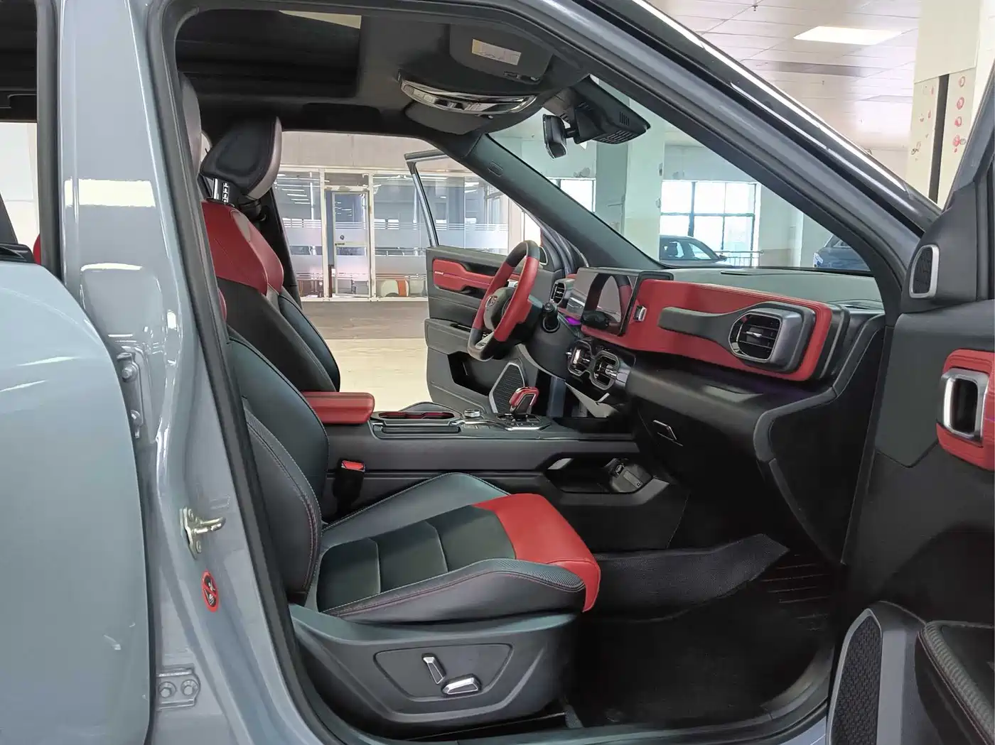 Фото 9 - Geely ICON