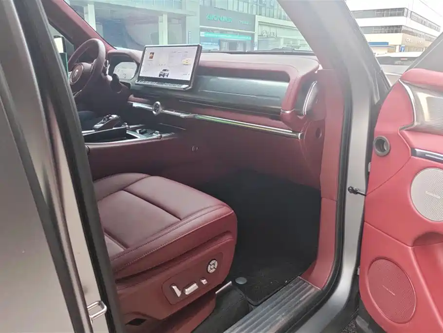 TANK TANK 700 NEW ENERGY