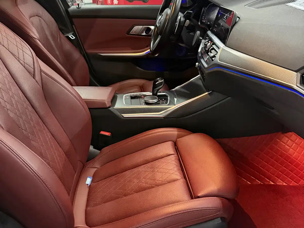 صورة 8 - BMW 3 Series