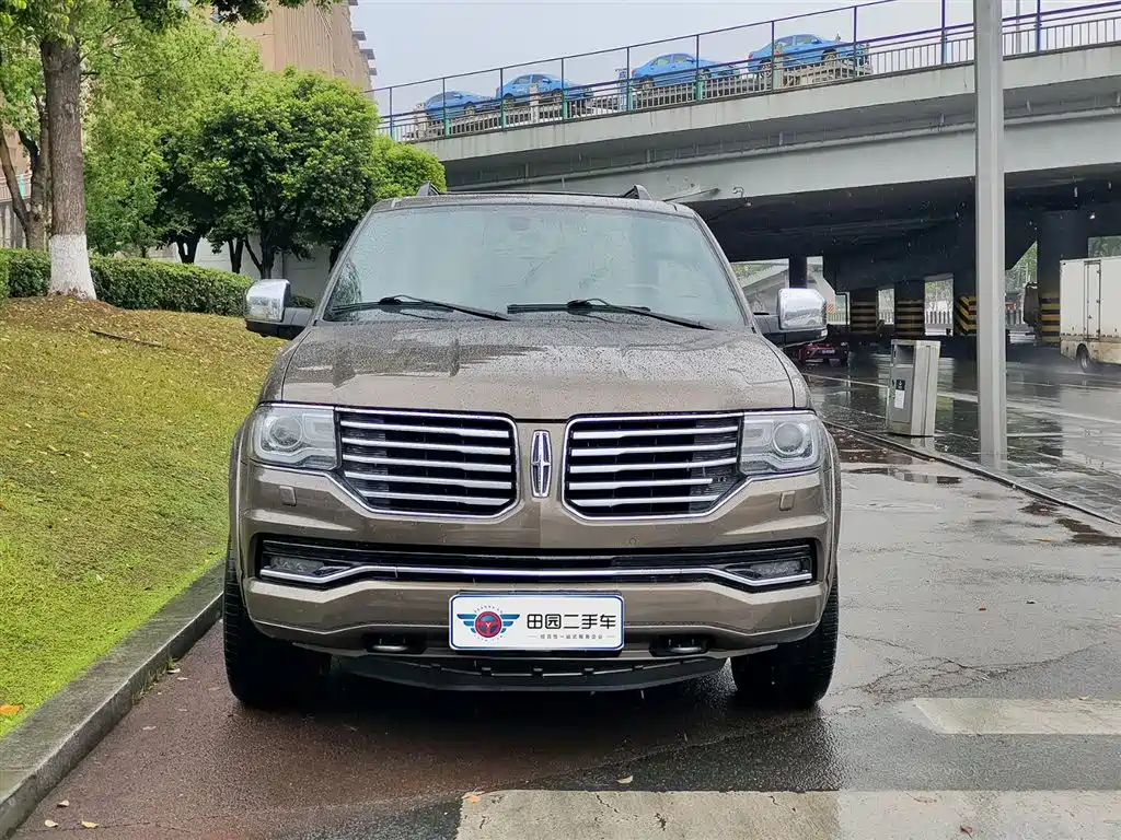 LINCOLN NAVIGATOR
