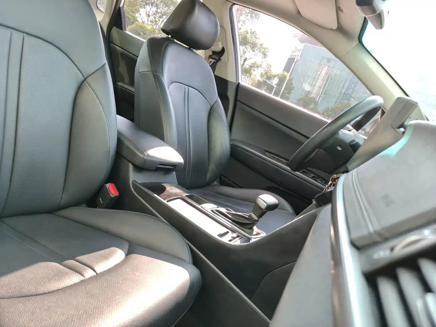 Photo 17 - Kia K5