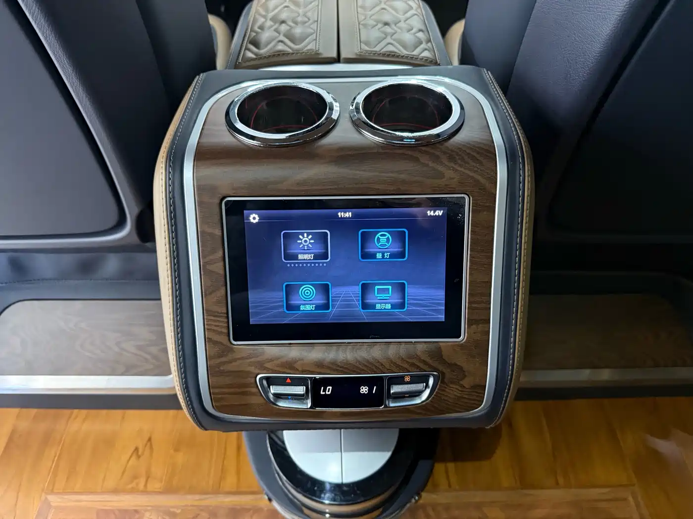 MERCEDES-BENZ V CLASS