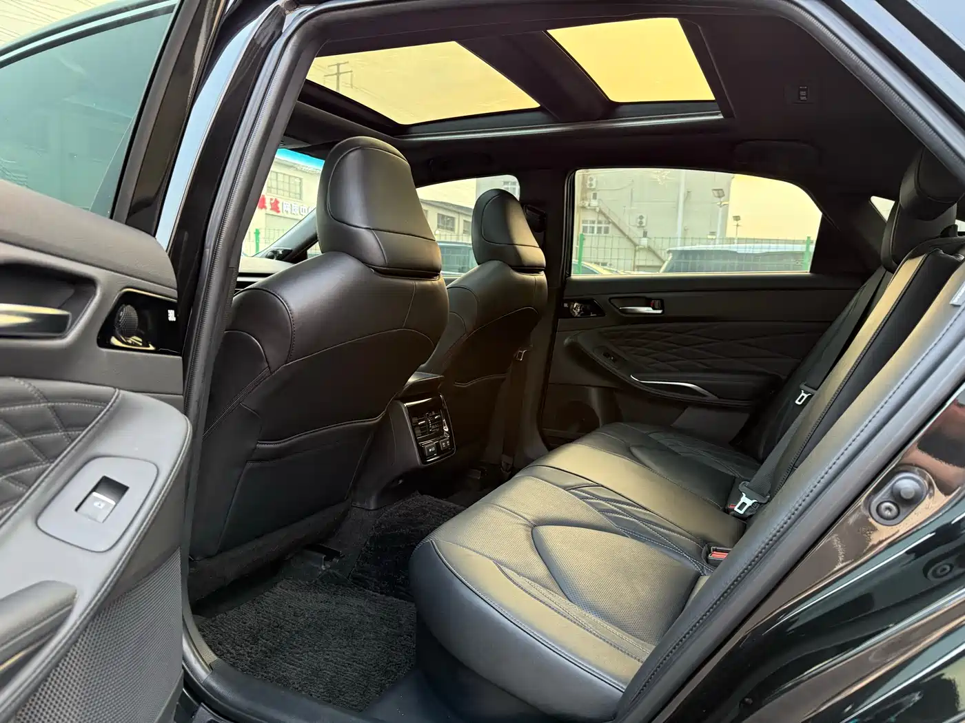 Toyota Avalon 2019 Hybrid 2.5L Limited Flagship Edition China VI фото 23