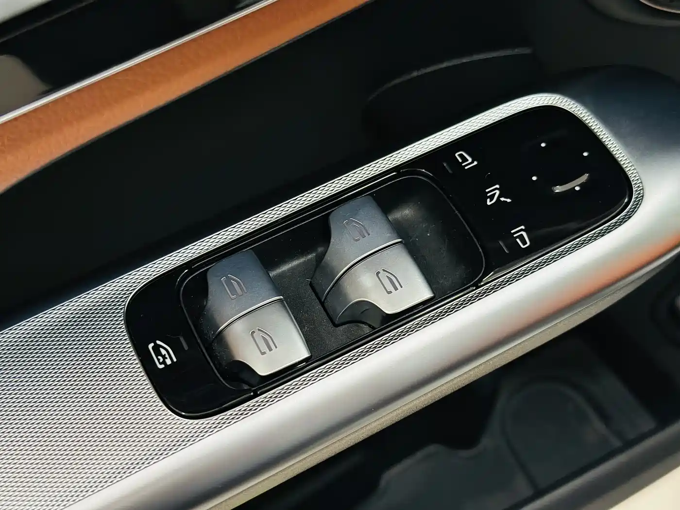 Mercedes-Benz GLC 2023 GLC 260 L 4MATIC Luxury 5-Seater фото 16