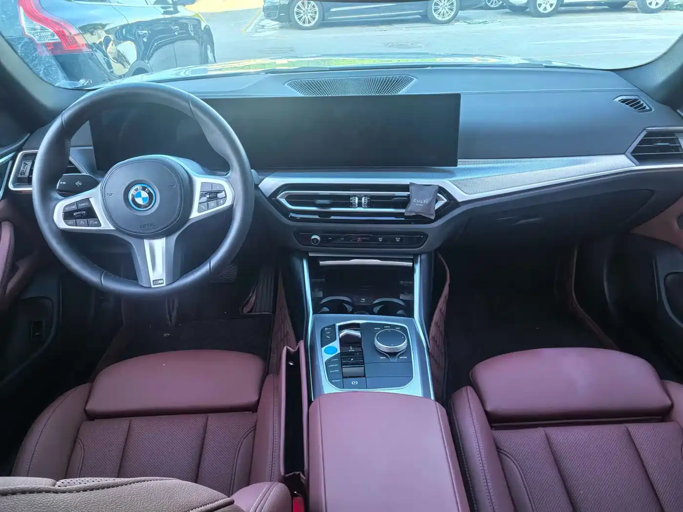 BMW i4 2023 eDrive40 фото 10