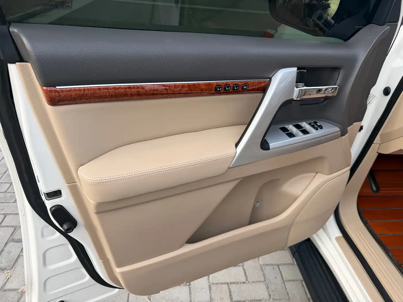 Toyota Land Cruiser 2012 4.6L Automatic VX-R фото 14