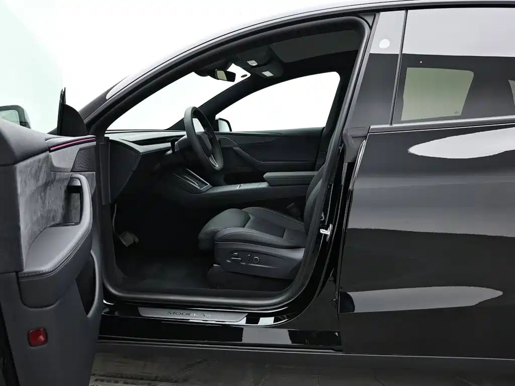 Tesla Model Y L 2026 2025 Facelift Long Range AWD