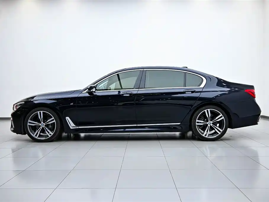 BMW 7 Series 2018 740Li xDrive Premium Type M Sport Package фото 5