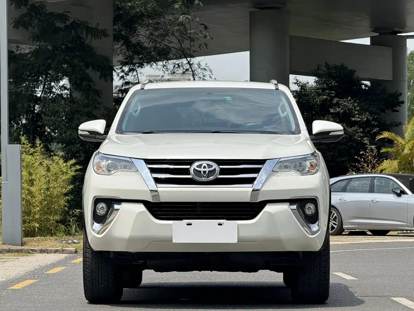 Toyota Fortuner 2016 2.7L Middle East Edition фото 3