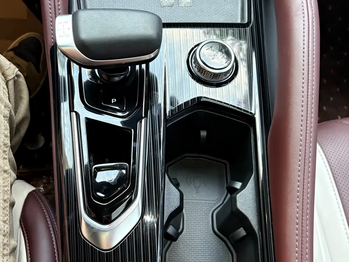 Фото 5 - Geely Xingyue L