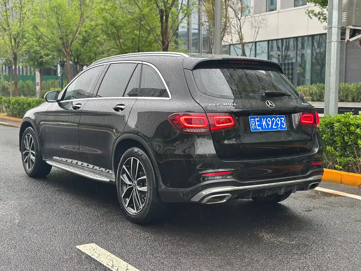 MERCEDES-BENZ GLC