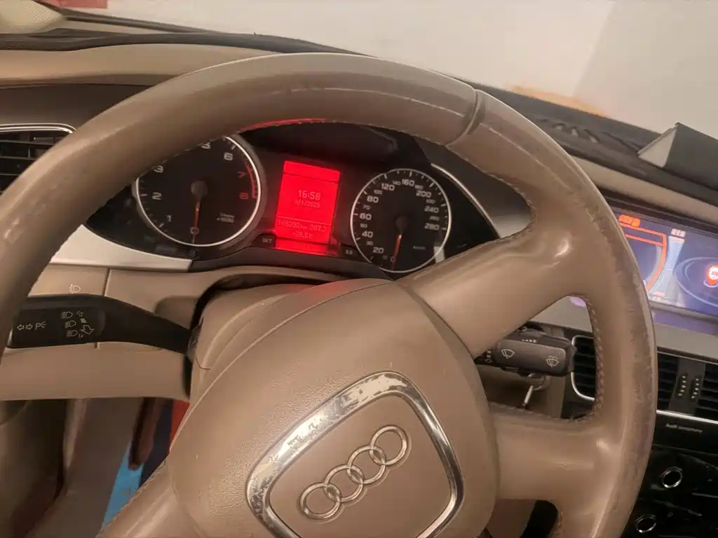 Фото 4 - Audi A4L