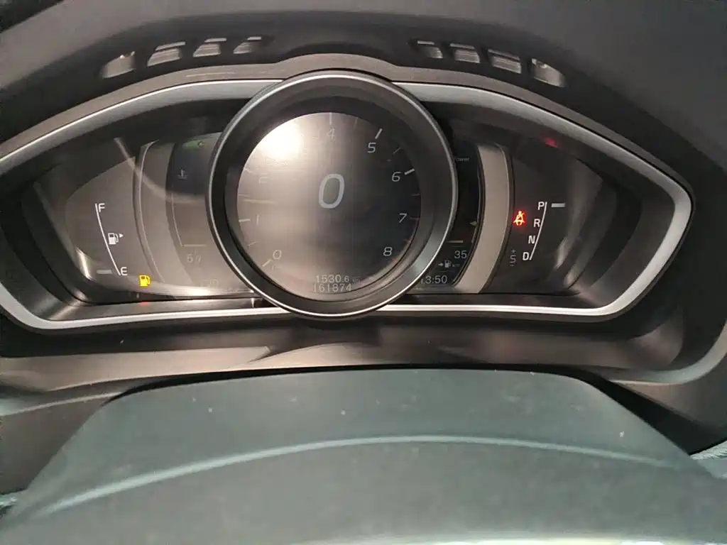 Фото 4 - Volvo V40