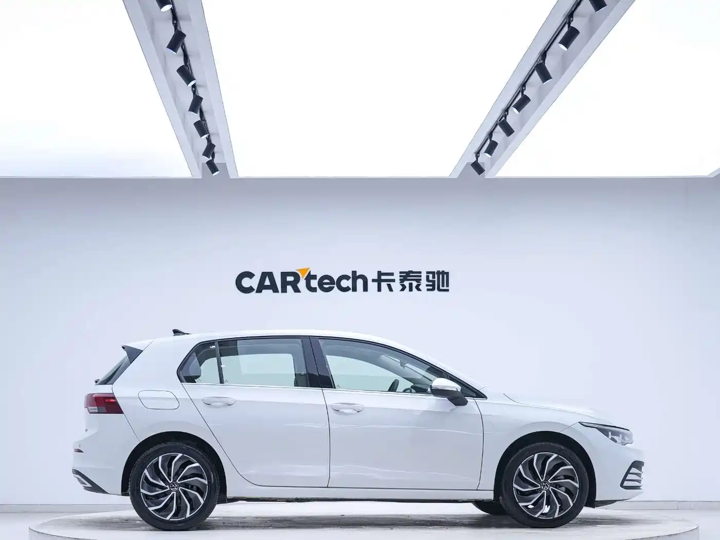 Volkswagen Golf 2023 280TSI DSG Pro фото 5
