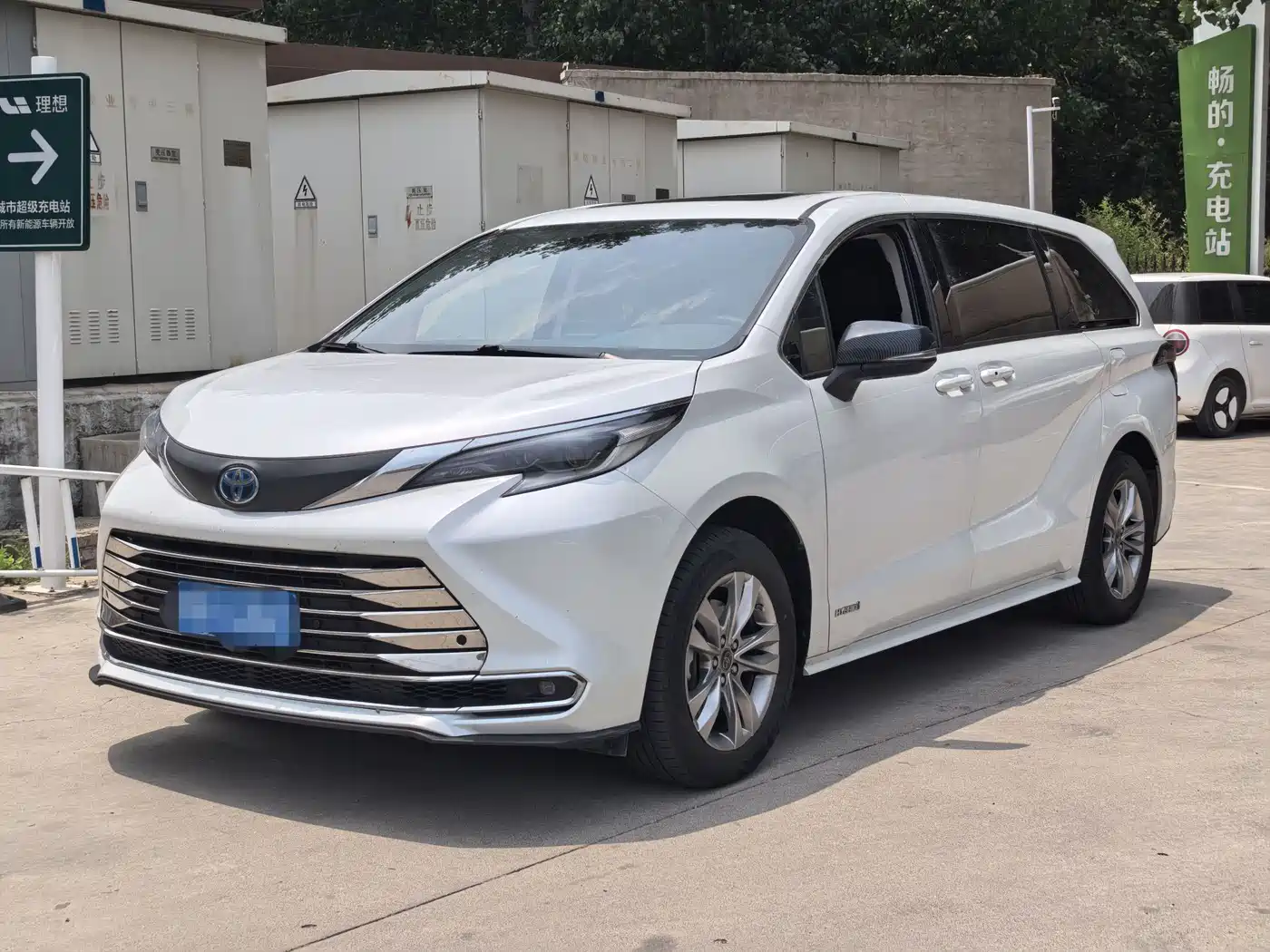 Toyota Sienna 2023 2.5L Hybrid Comfort Edition