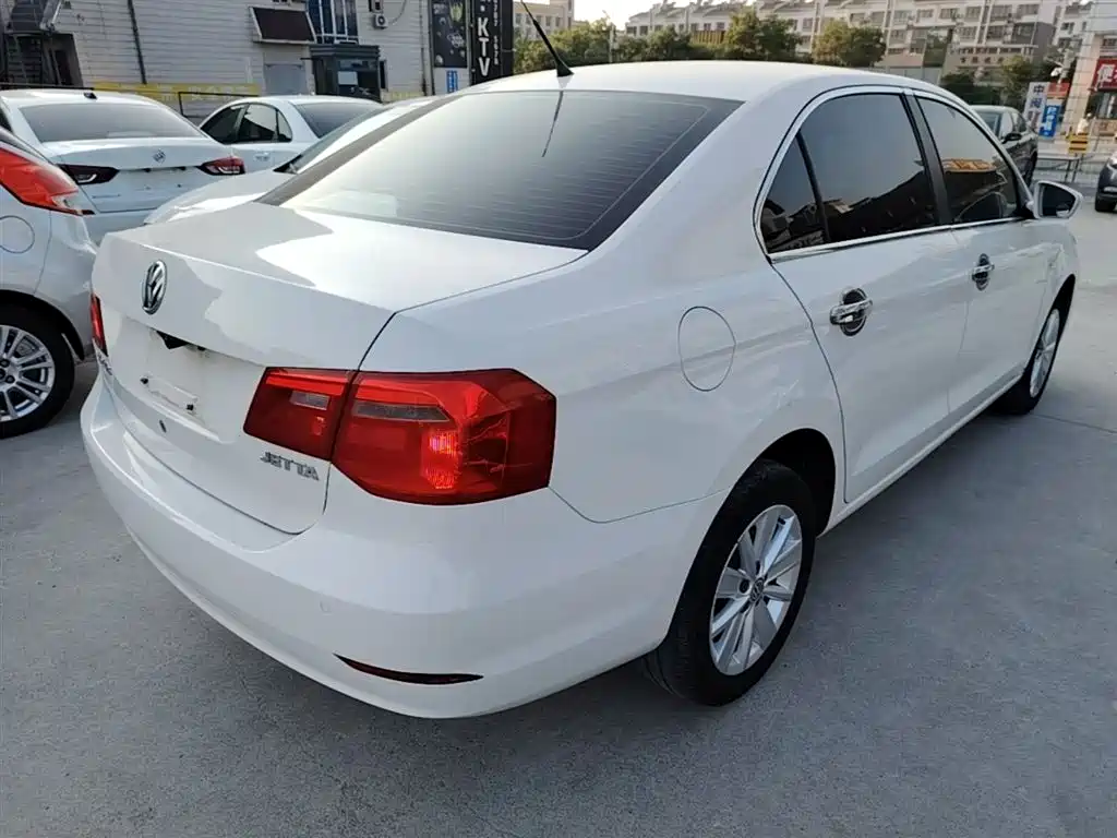 Volkswagen Jetta 2015 1.6L Manual Comfort фото 7