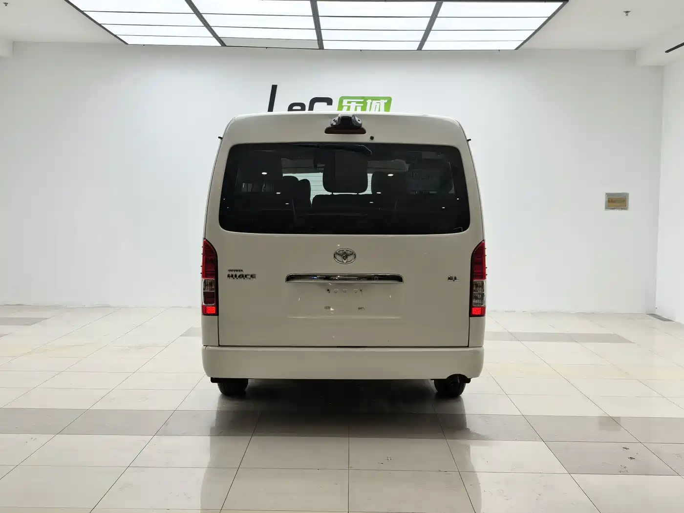 Toyota HIACE 2014 2011 2.7L Manual Standard 10-seater