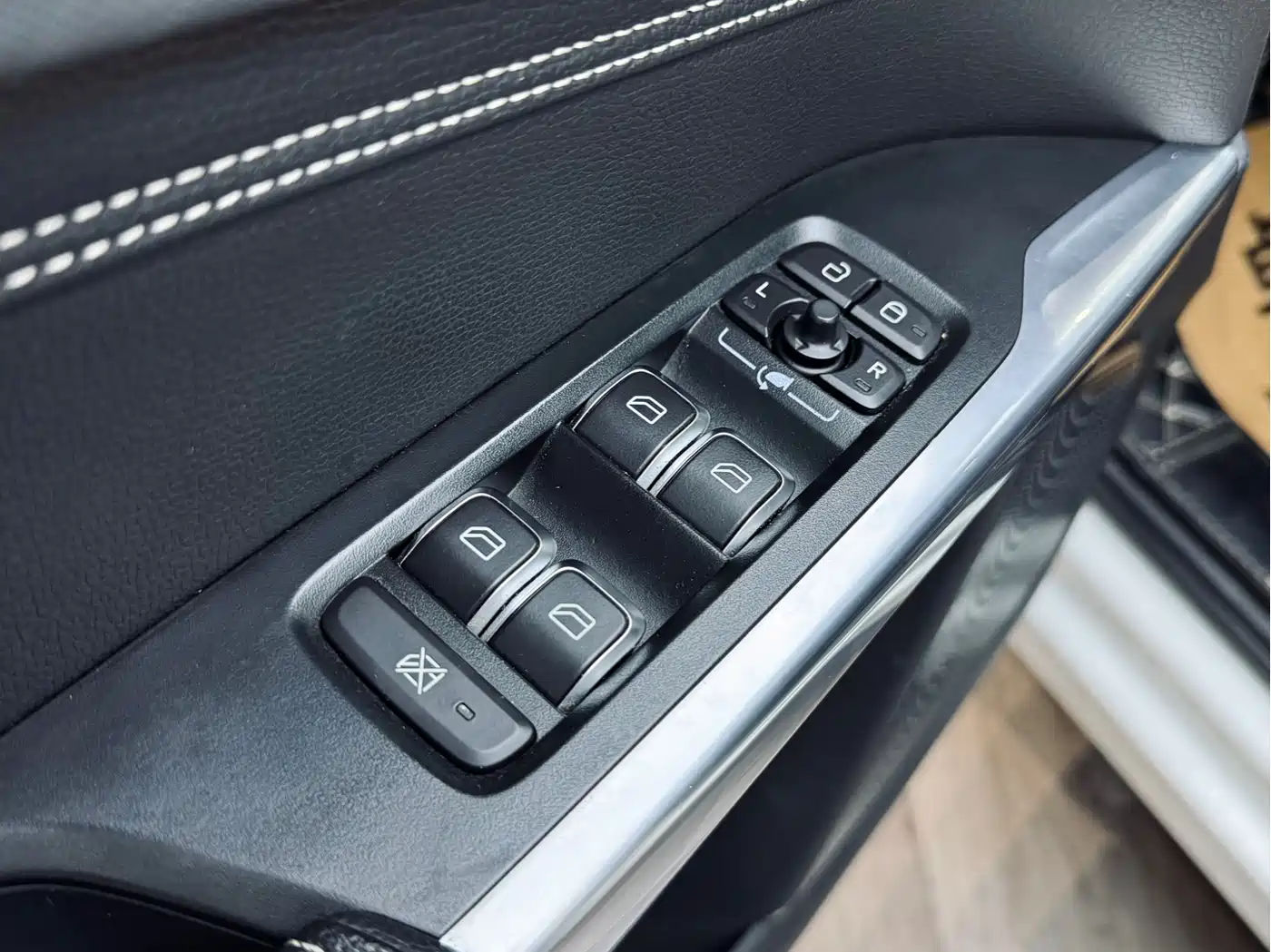 Lynk & Co 01 2017 2.0T 2WD Pro Version фото 11