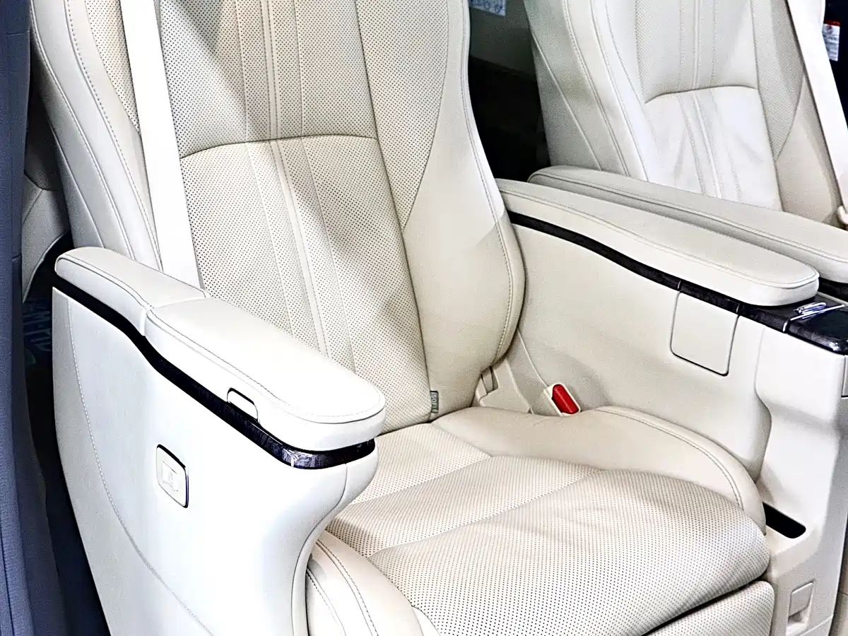 Toyota Alphard 2021 Hybrid 2.5L Premium фото 18