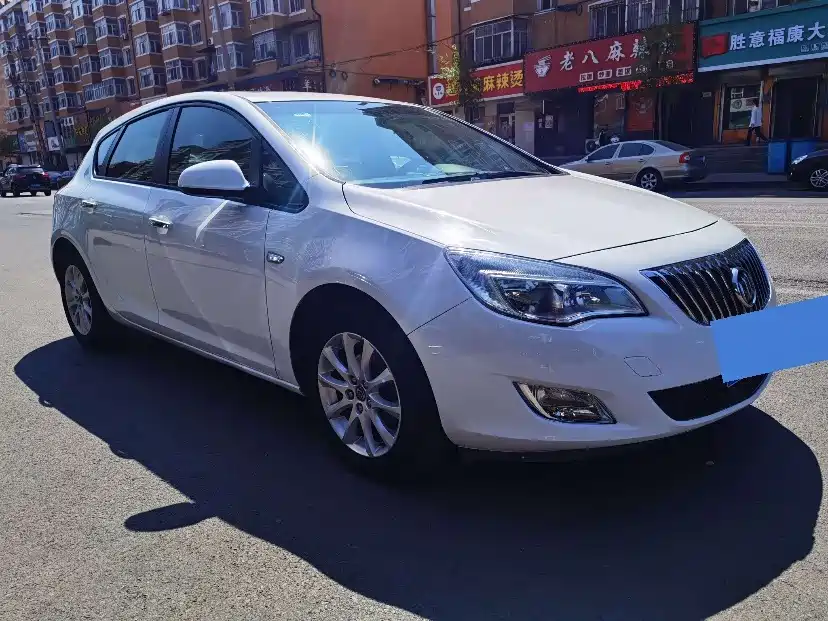 Buick Excelle 2013 Model XT 1.6L Automatic Fashion фото 3