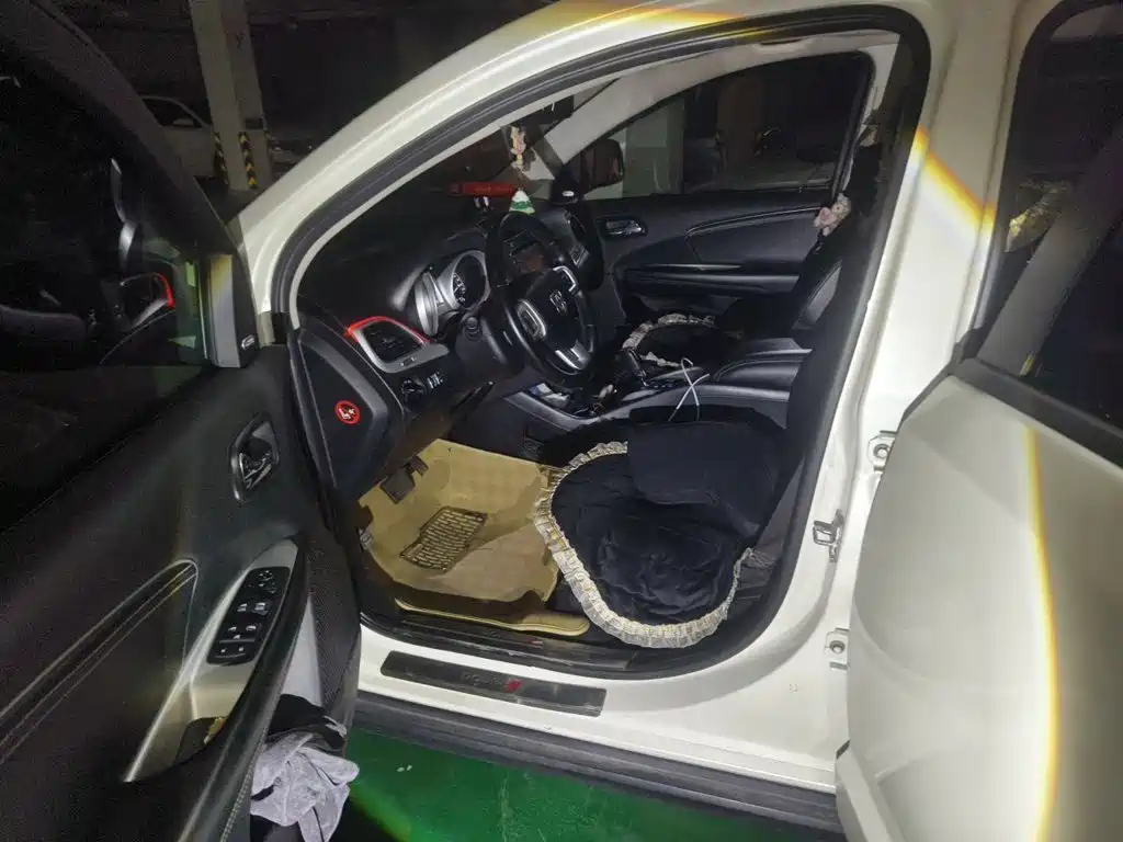 Dodge Journey 2015 2013 Model 2.4L 2WD Premium Edition