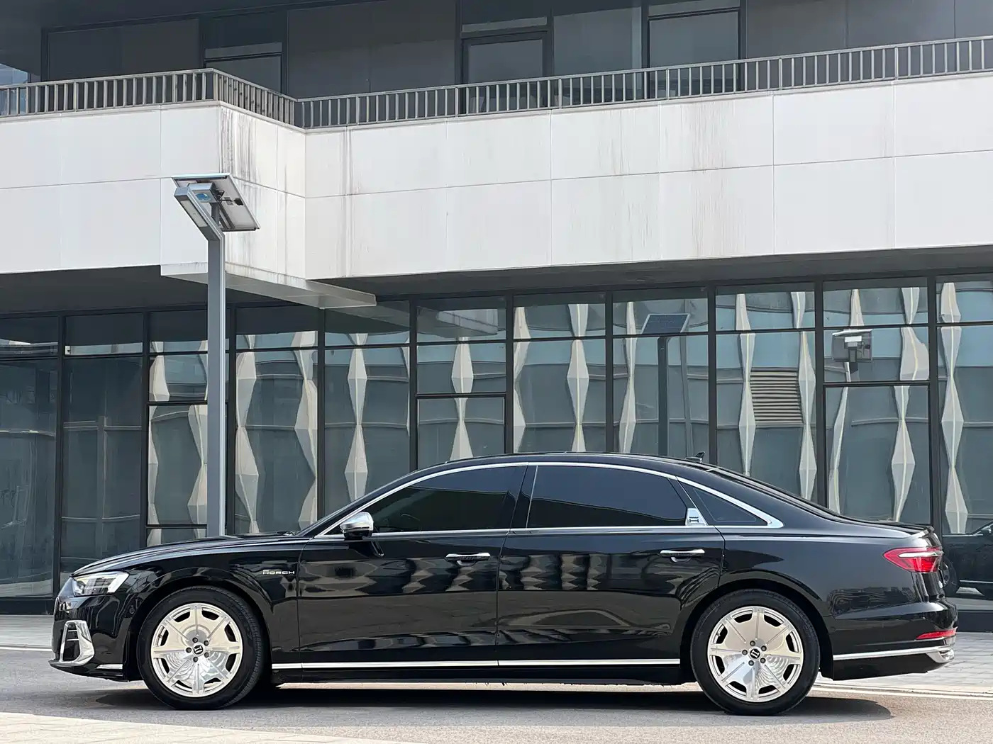 AUDI A8