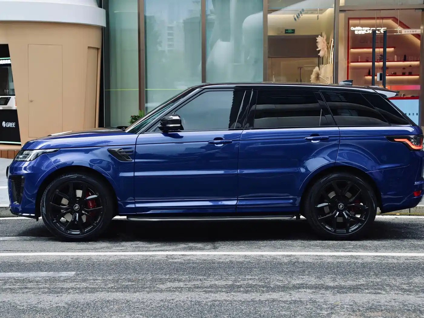 Land Rover Range Rover Sport 2021 5.0 SC V8 SVR фото 2