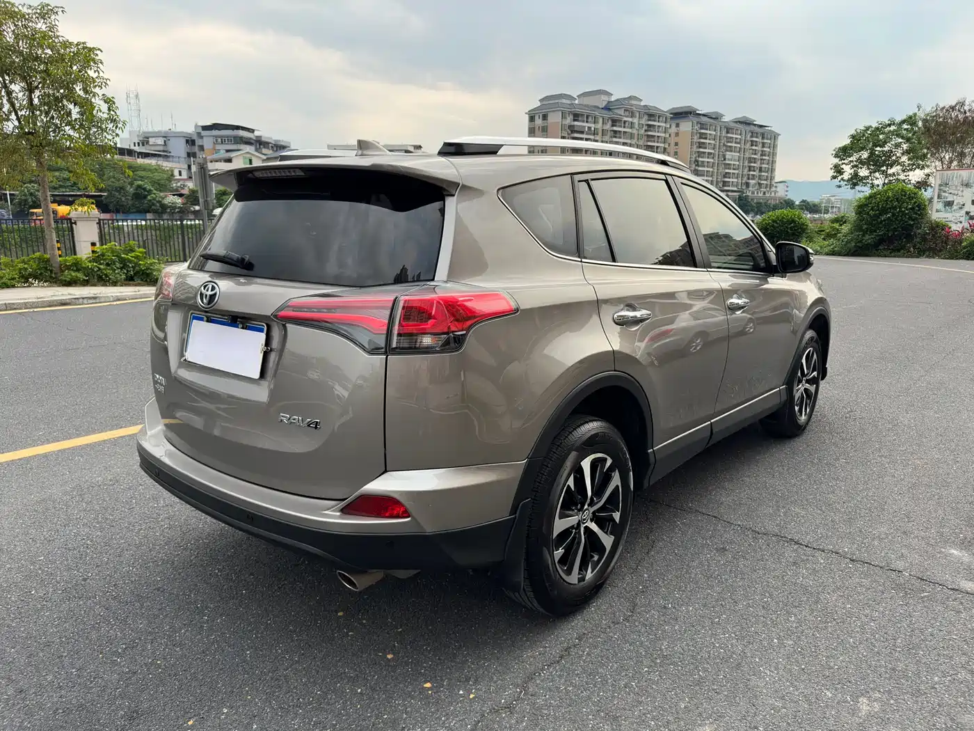 Toyota RAV4 Rongfang 2016 2.0L CVT 2WD Trend (China V) фото 9