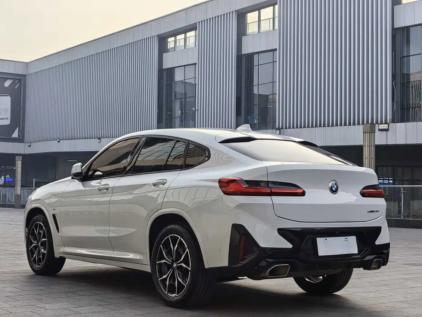 Photo 15 - BMW X4