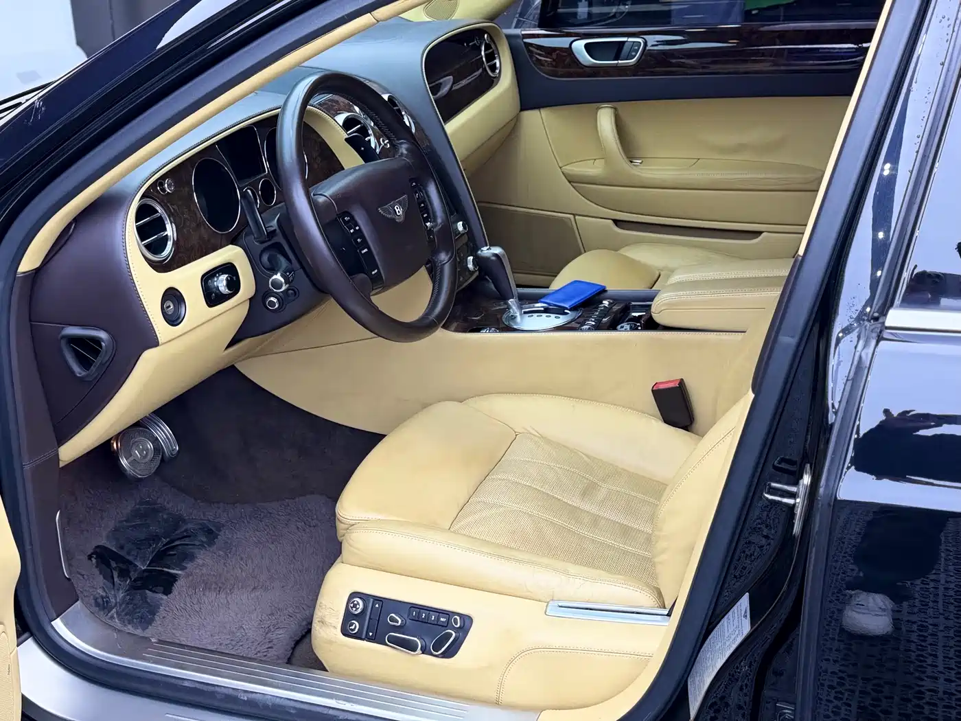 Bentley Flying Spur 2011 2010 6.0T 5-seater Version