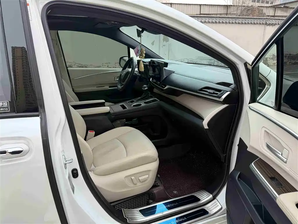 Toyota Granvia 2023 2.5L Hybrid Prestige PLUS Edition фото 6