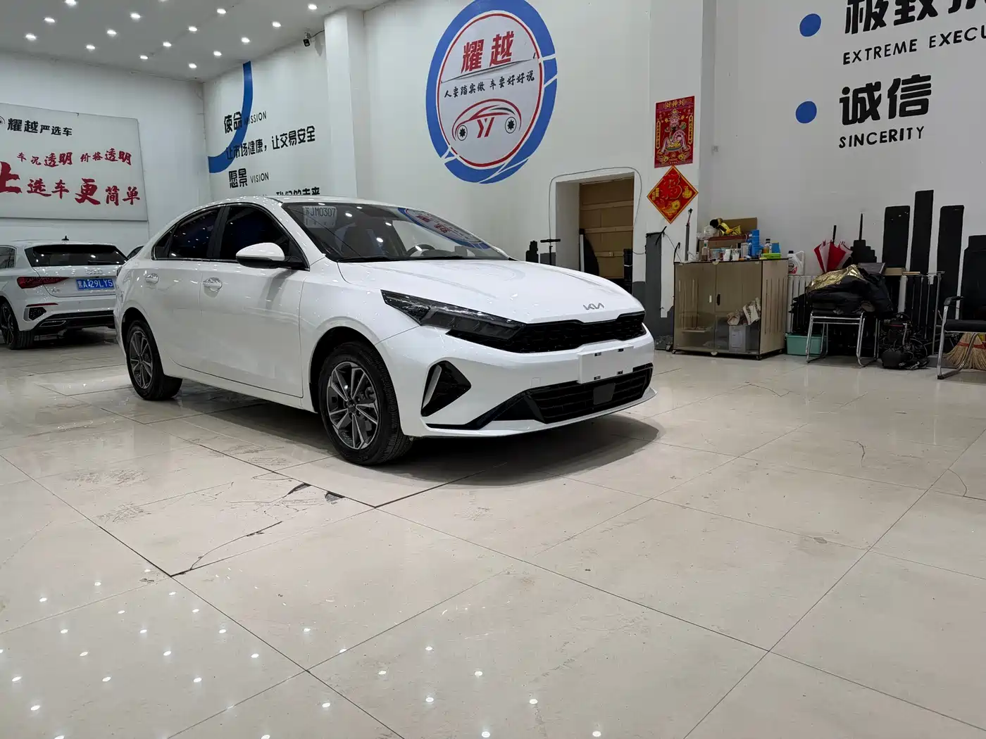 Kia K3 2023 Model 1.5L CVT Luxury Edition фото 3