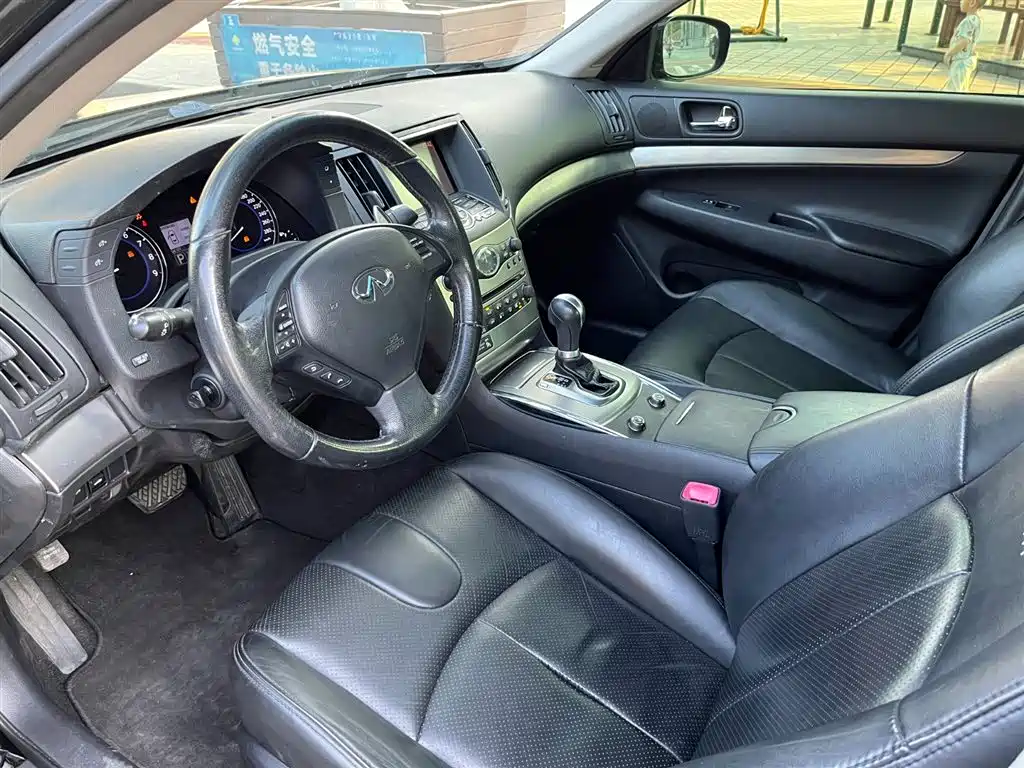 Infiniti G Series 2011 2010 Model G25 Sedan Luxury Sport Edition