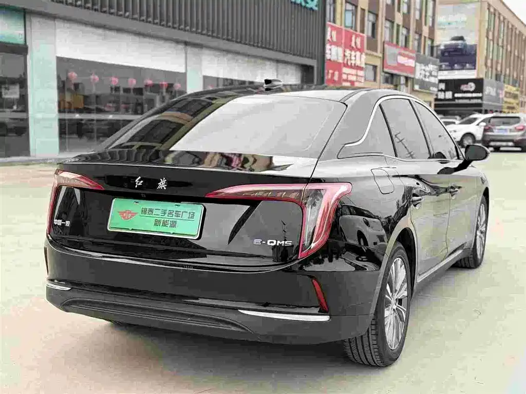 Hongqi HONGQI E QM5