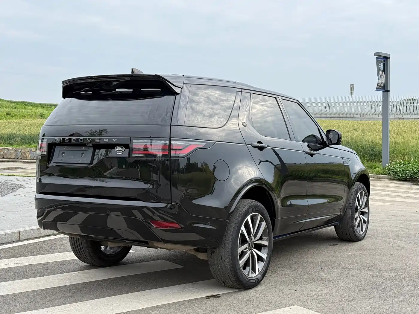 Land Rover Discovery 2021 360PS R-Dynamic SE фото 5