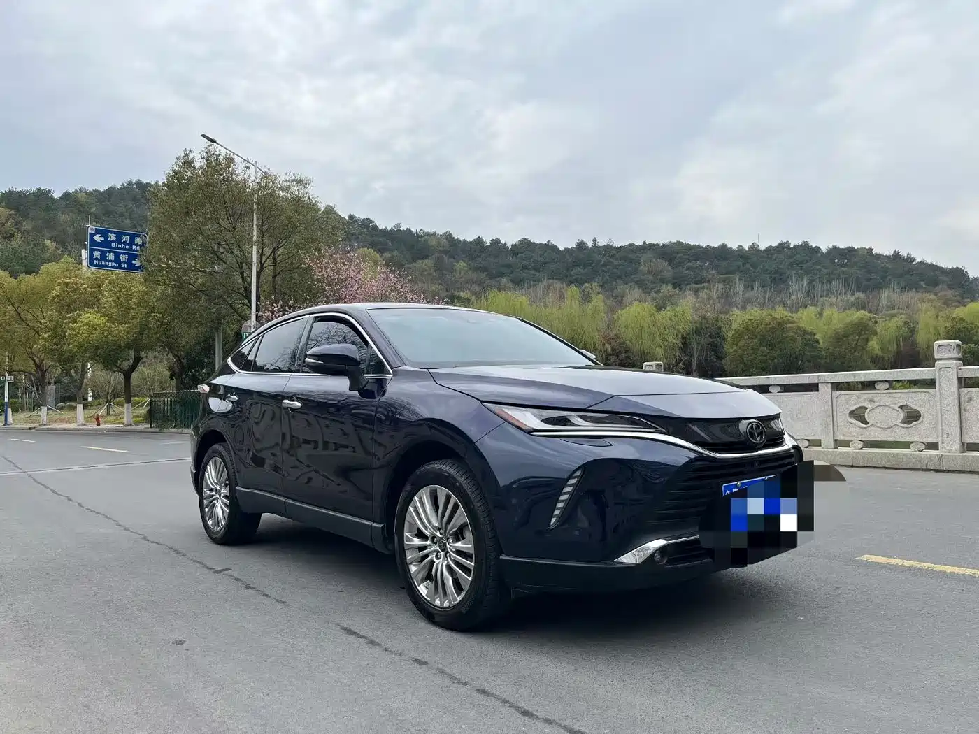 Toyota Lingfang HARRIER 2022 2.0L CVT 2WD Premium Edition фото 3
