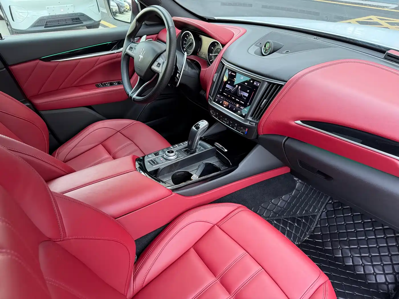 Фото 14 - Maserati Levante