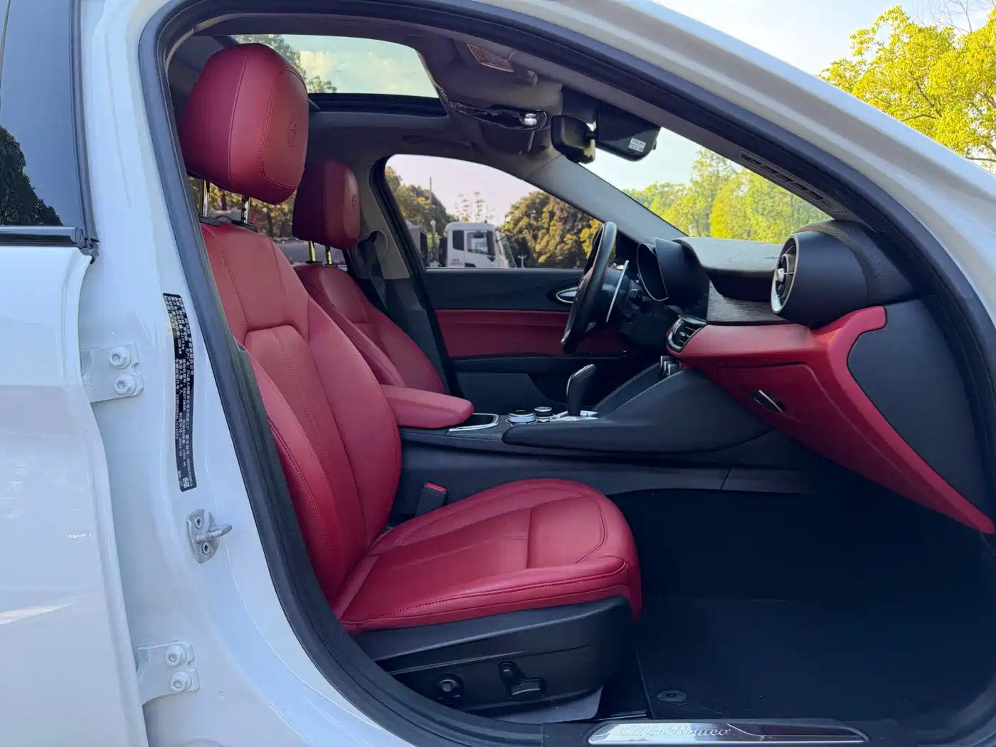 Alfa Romeo Giulia 2021 2020 2.0T 280HP Luxury Edition