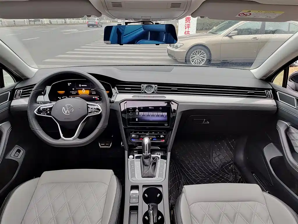 Volkswagen Magotan 2023 2 Million Units Anniversary Edition 330TSI DSG Leading Type фото 10
