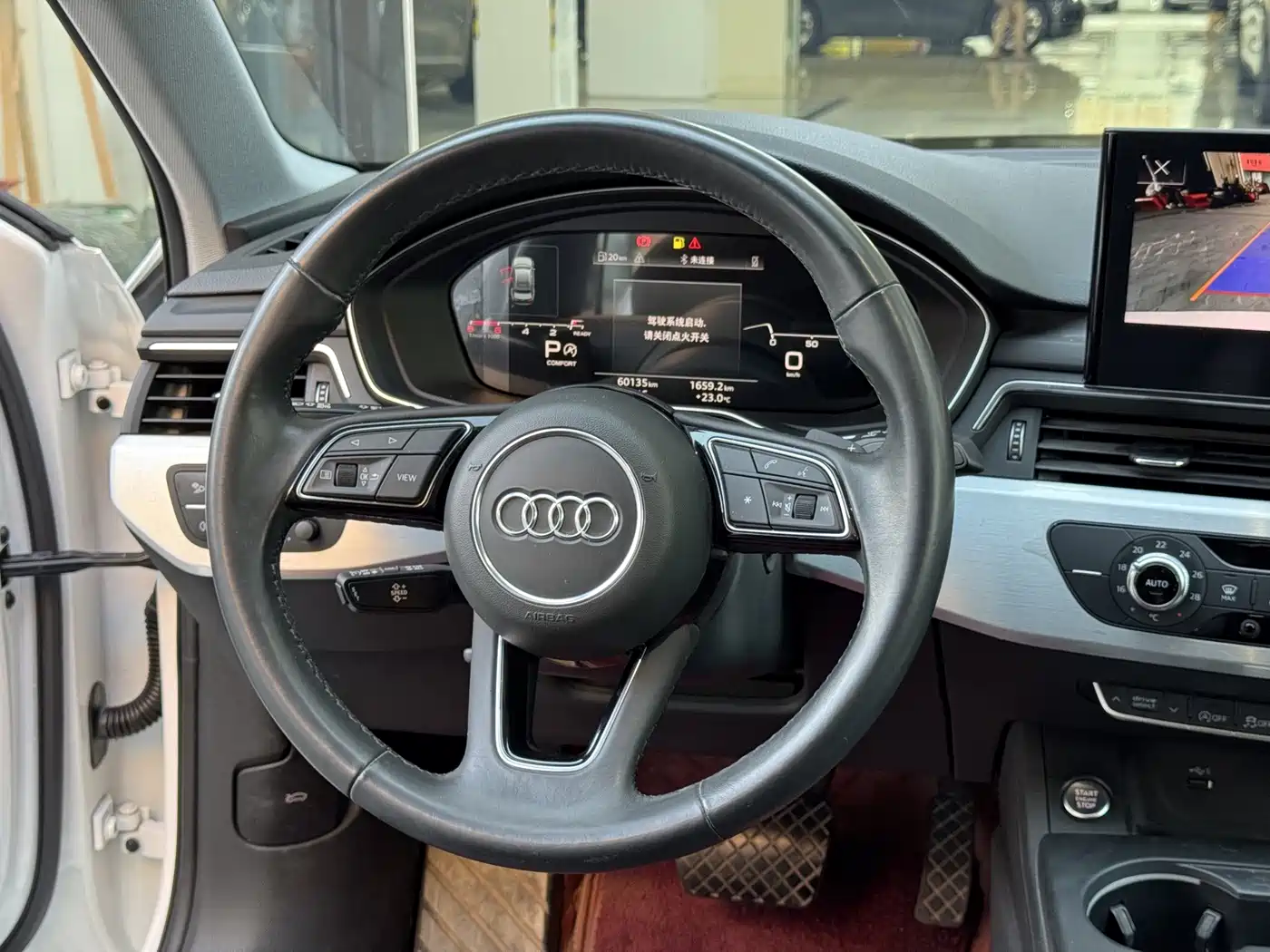 Фото 14 - Audi A4L