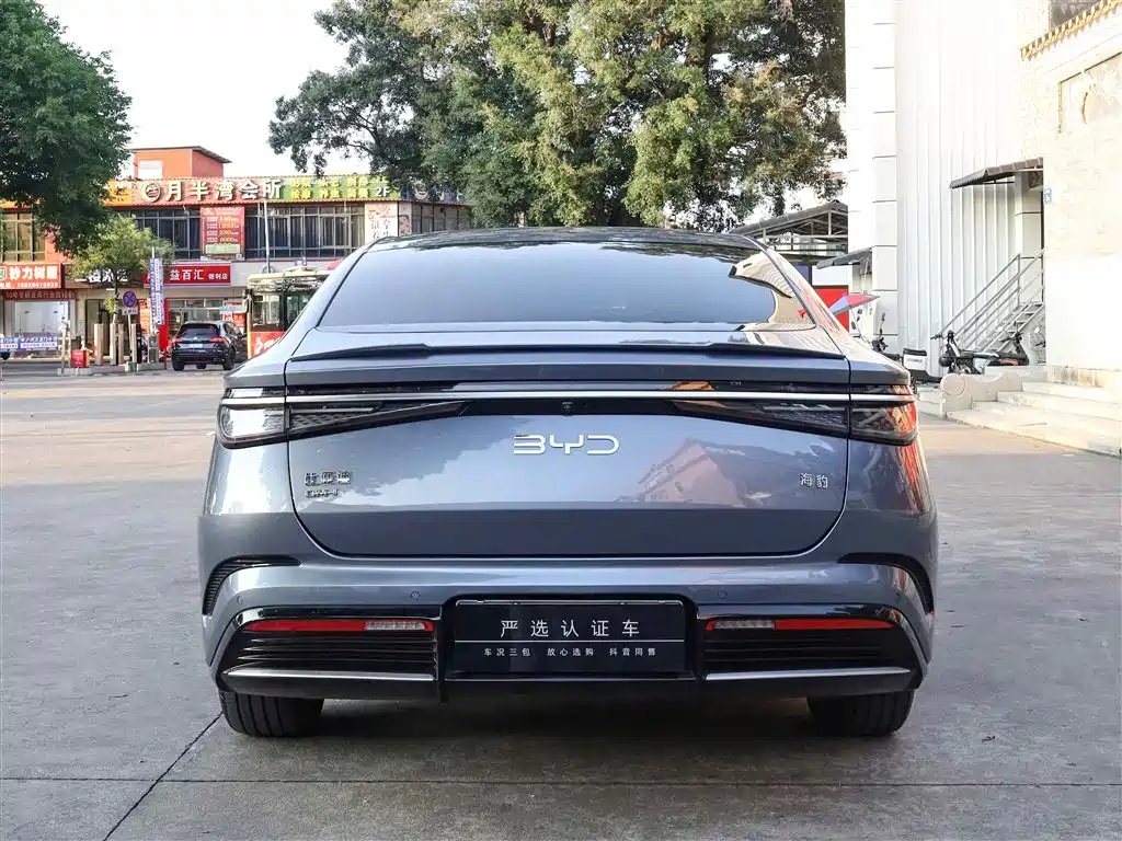 BYD Seal 2024 Glory Edition DM-i 1.5L 121km Luxury фото 8