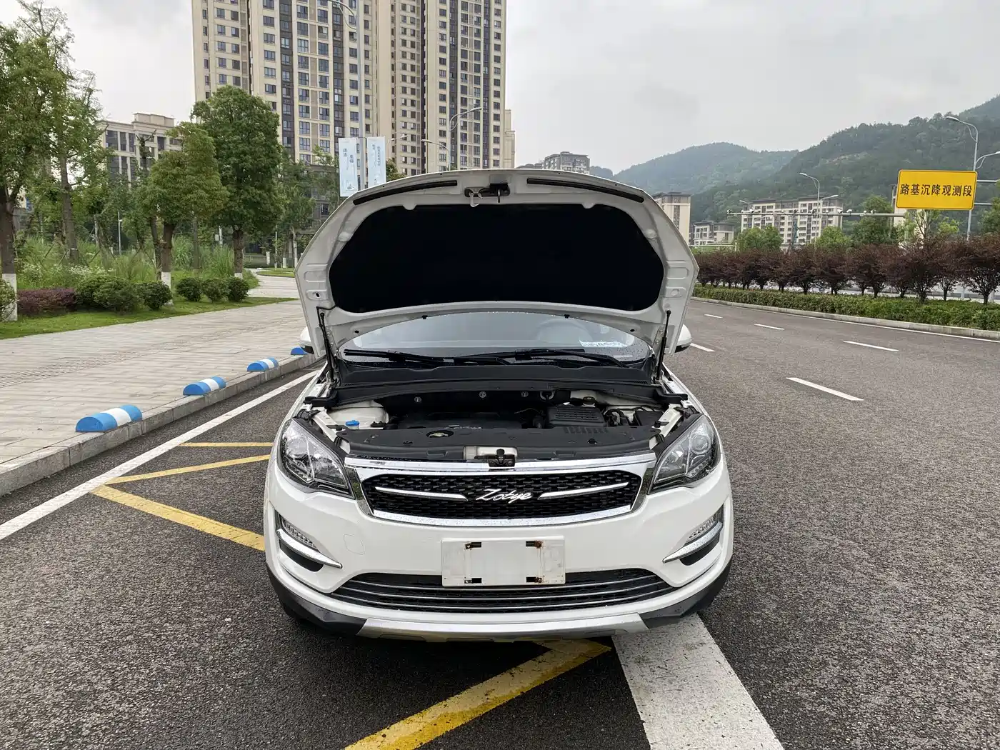 Zotye Damai X5 2015 2015 1.5T Manual Luxury (China IV)